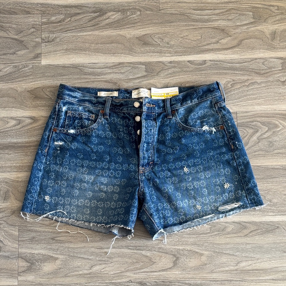 Universal Thread Floral Patterned Jean Shorts - image 1